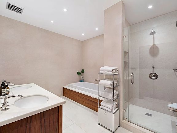 5th image of 81 Wooster St #3