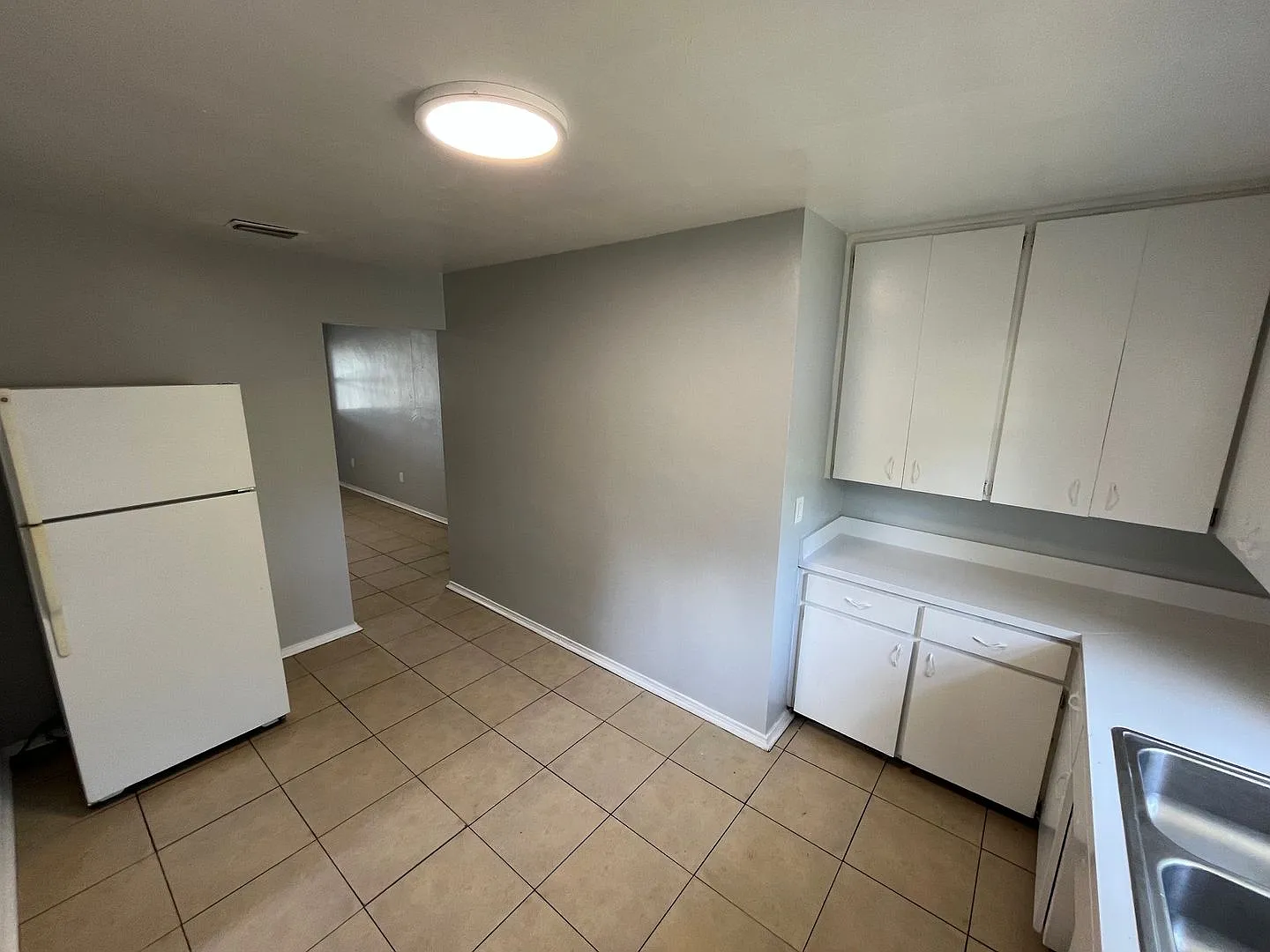 Beautiful 3BR/1BA Lakeland Home with Bonus Room Near Southeastern University! — Photo 2
