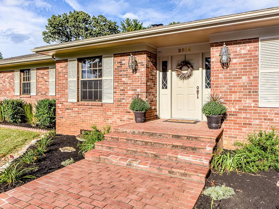 1st image of 2014 Oakwood Dr