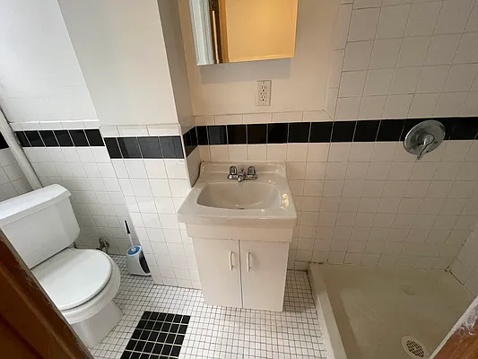 Rented by Best Apartments North Inc | media 29