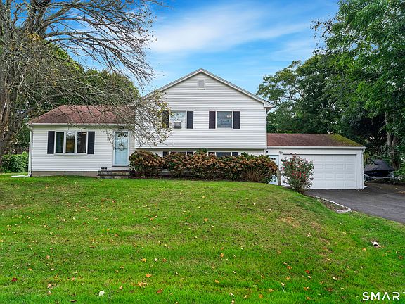 2nd image of 686 Groton Long Point Road