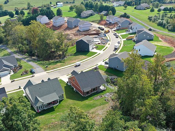 4th image of 55 McIlwee Ln