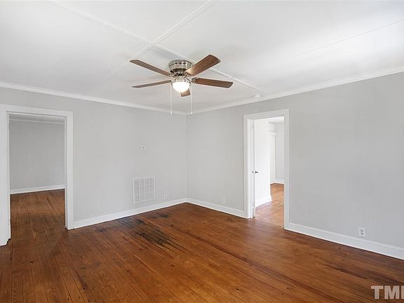 5th image of 903 Fuller St
