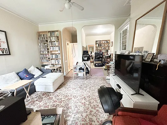 Rented by Ulas Real Estates Inc | media 33