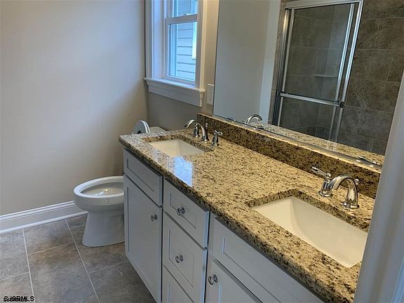 4th image of 5133-35 West Ave