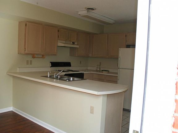 5th image of 2247 Forest Acres Dr #0