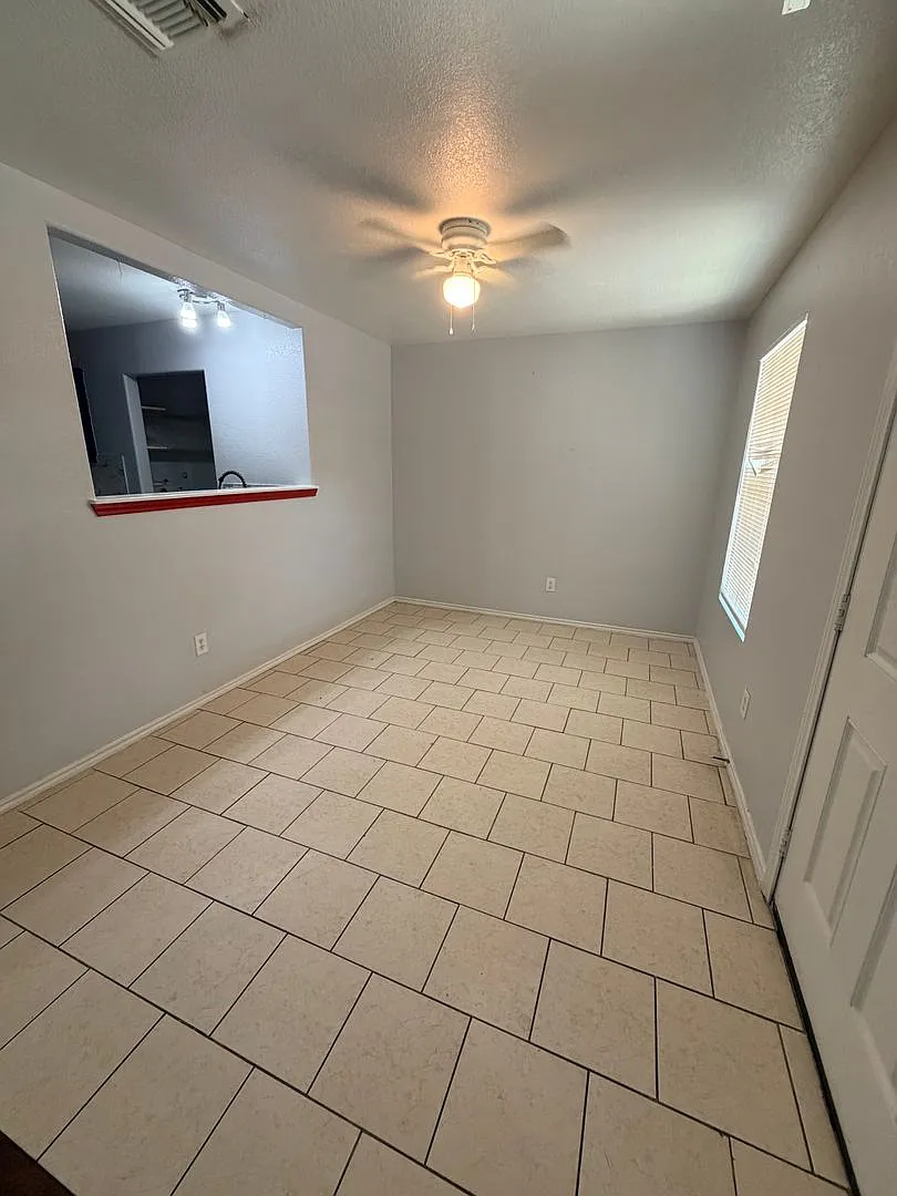 Foster Meadows 3 bedroom, 2 bath home — Photo 3