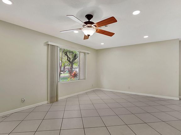 5th image of 2717 NW 95th Terrace