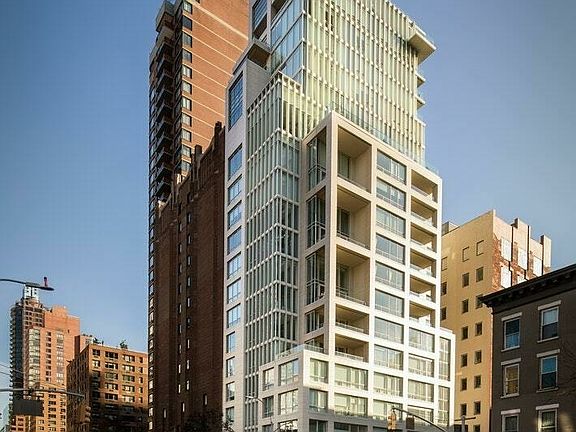 4th image of 301 E 61st St APT 15B