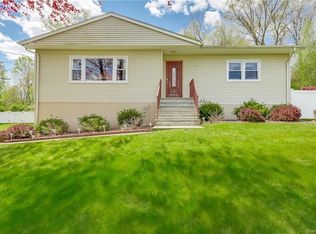 29 Ackerman Ave, Airmont, NY 10901