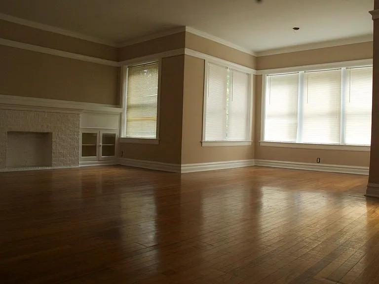 6636 S Woodlawn Ave — Photo 4