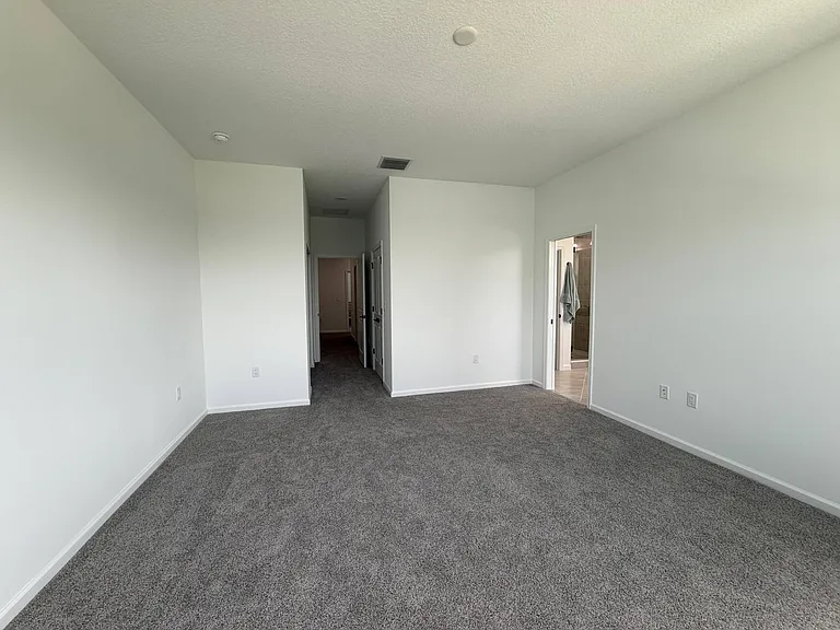 4402 Longwood — Photo 41