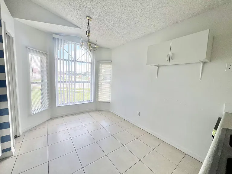 464 Spreading Oak Cir — Photo 11