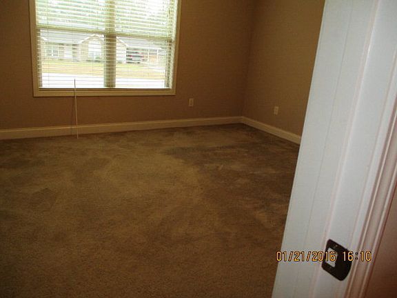 5th image of 600 Lee Road 2087