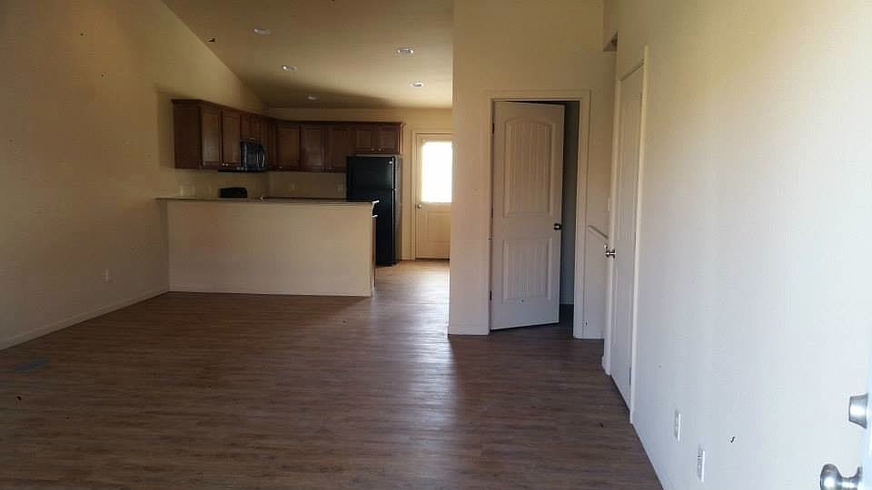 2nd image of 1335 Port Ln