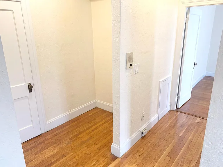 186 Waterman St #1 — Photo 10