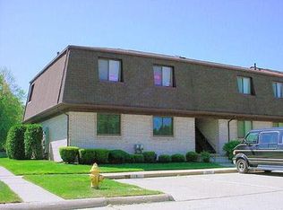 25450 Quarter Deck St #1, Harrison Township, MI