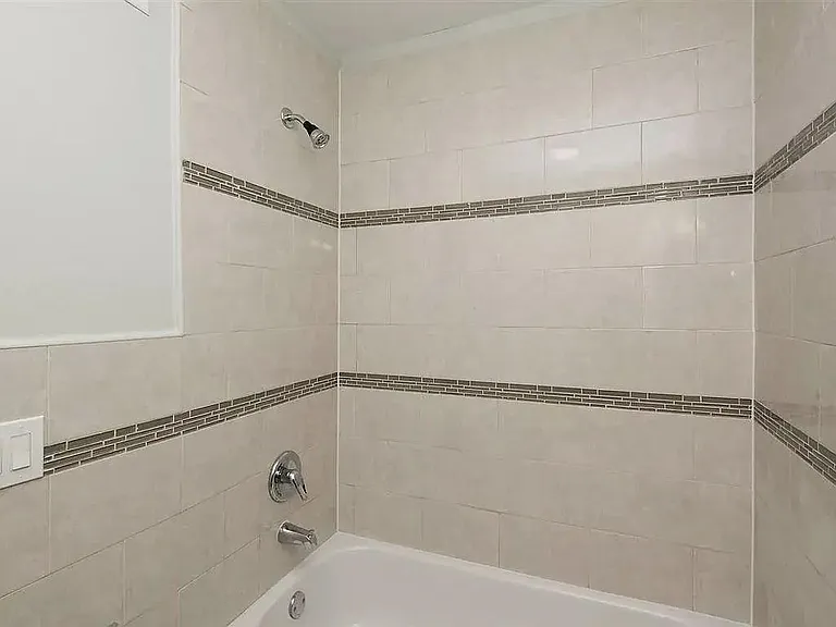 28 Van Cleef St #2 — Photo 5
