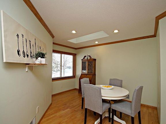 4th image of 8970 Thomas Dr