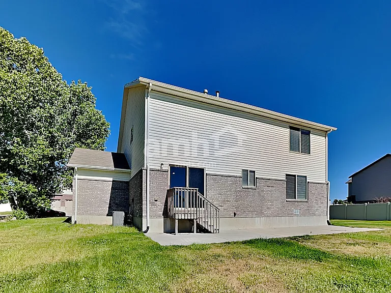2464 S 3585 W — Photo 21
