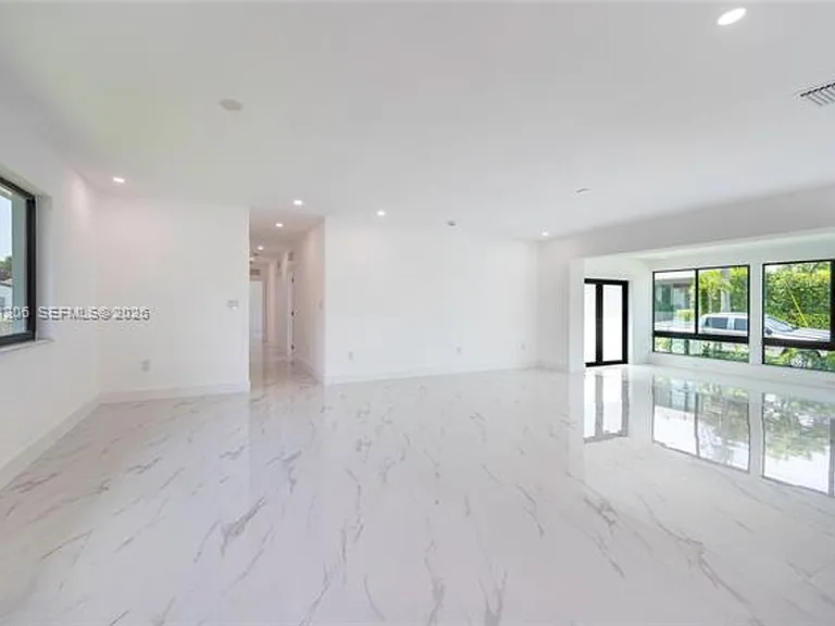 1621 S Treasure Dr #1621 — Photo 7