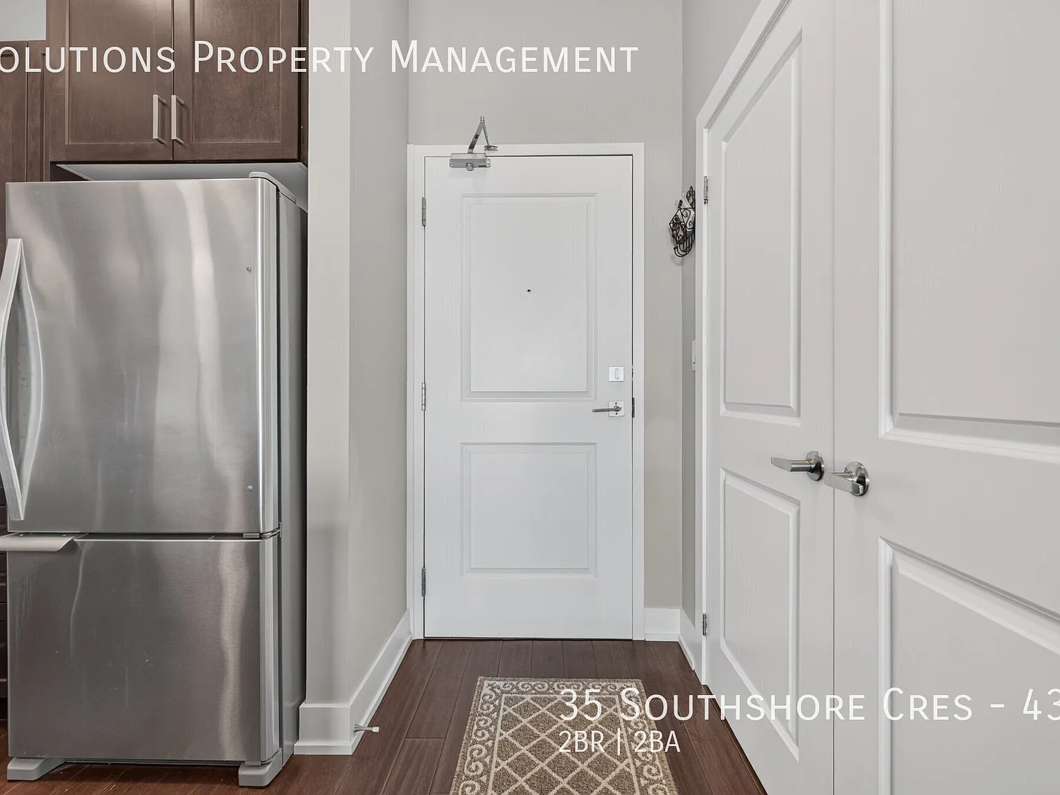 **Beautiful 2 Bedroom Unit w/ Lake Views** — Photo 4