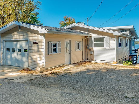 2nd image of 33156 Hunt Dr