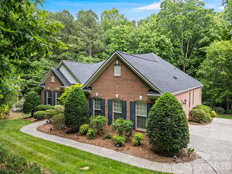 1st image of 101 Woodwinds Dr