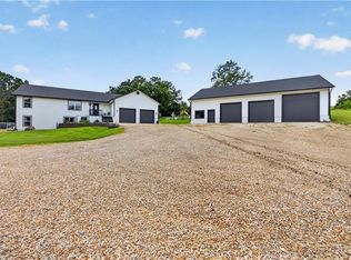 25493 Kansas Ave, Tonganoxie, KS 66086