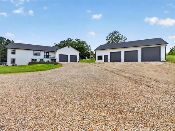 25493 Kansas Ave, Tonganoxie, KS 66086