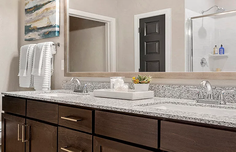 Brea Luxury Apartments — Photo 17