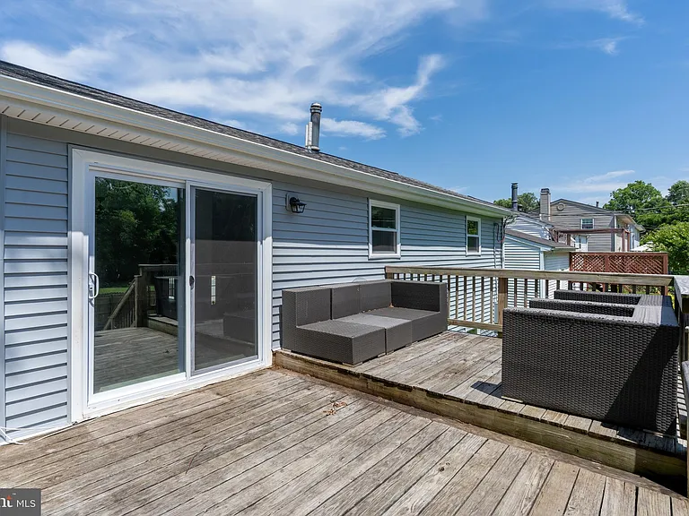 150 Fairway Rd — Photo 8