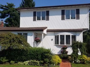 40 Osborne Rd, West Hempstead, NY 11552