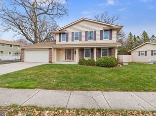 1807 Hemit Ave, Waukesha, WI 53189