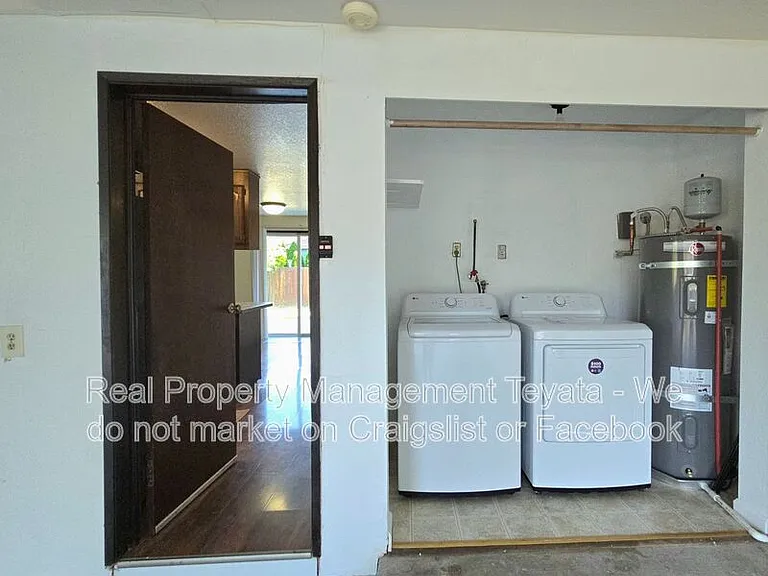 1453 Hillspring Rd — Photo 20