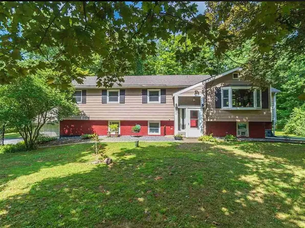 9 Juniper St, New Paltz, NY 12561