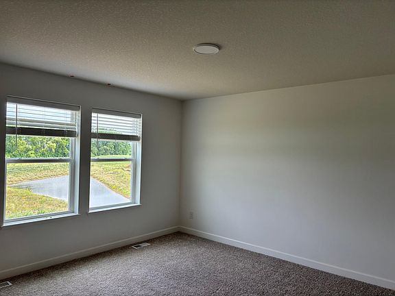 4th image of 4707 218th St W