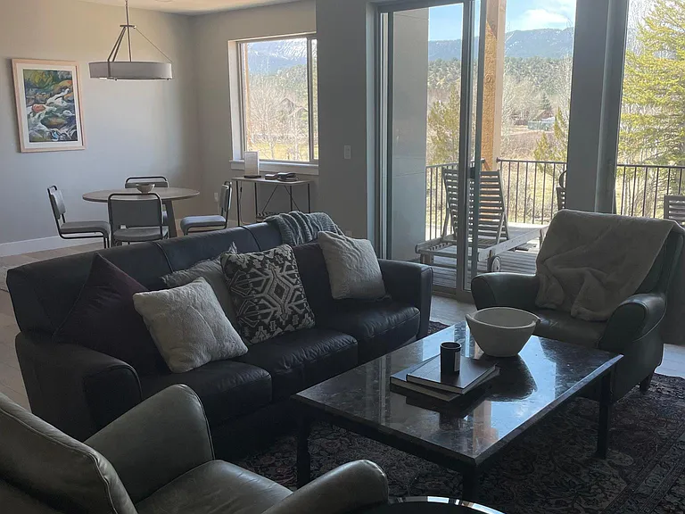 213 Lewies Cir — Photo 2