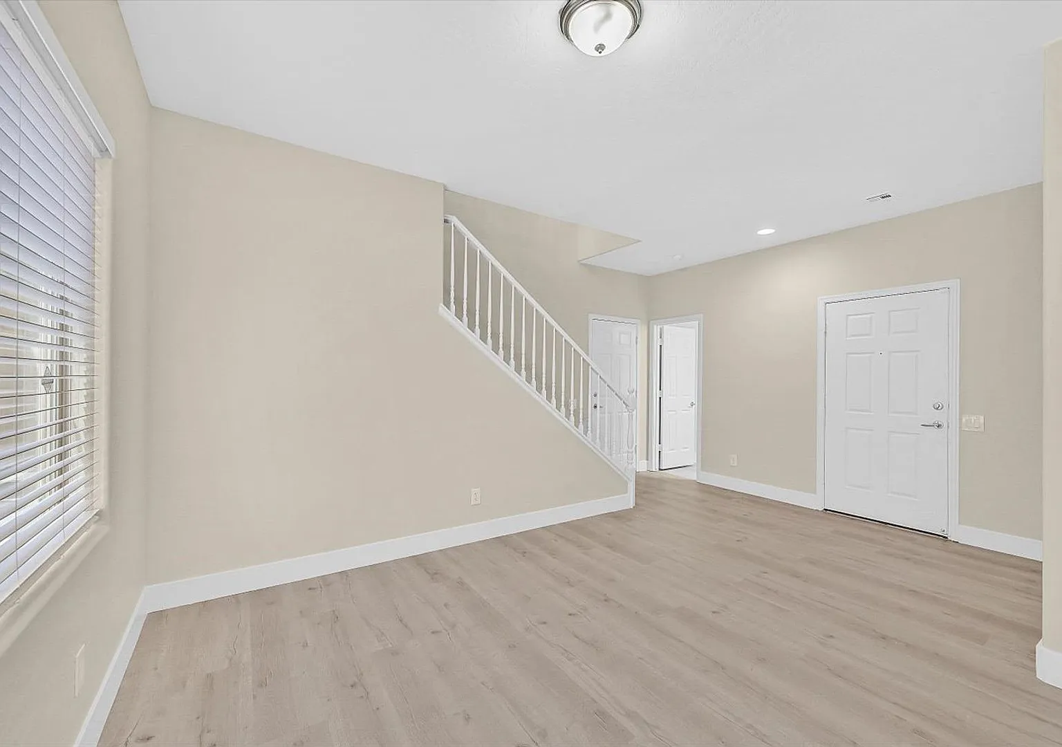 3 bedroom home with loft located in Summerlin. — Photo 4