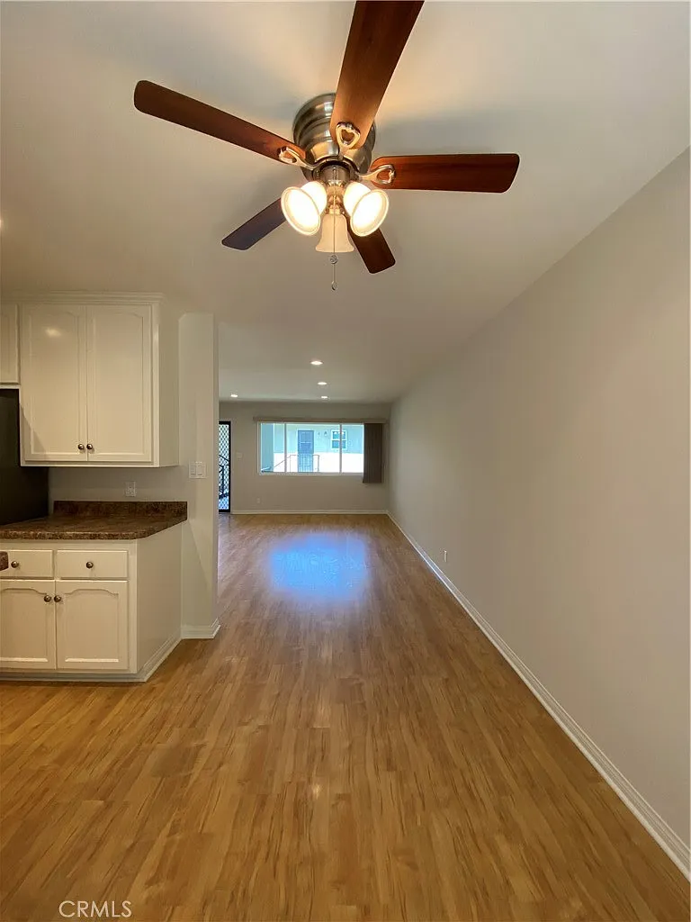 3 bed, 900 sqft, $2,850 — Photo 4