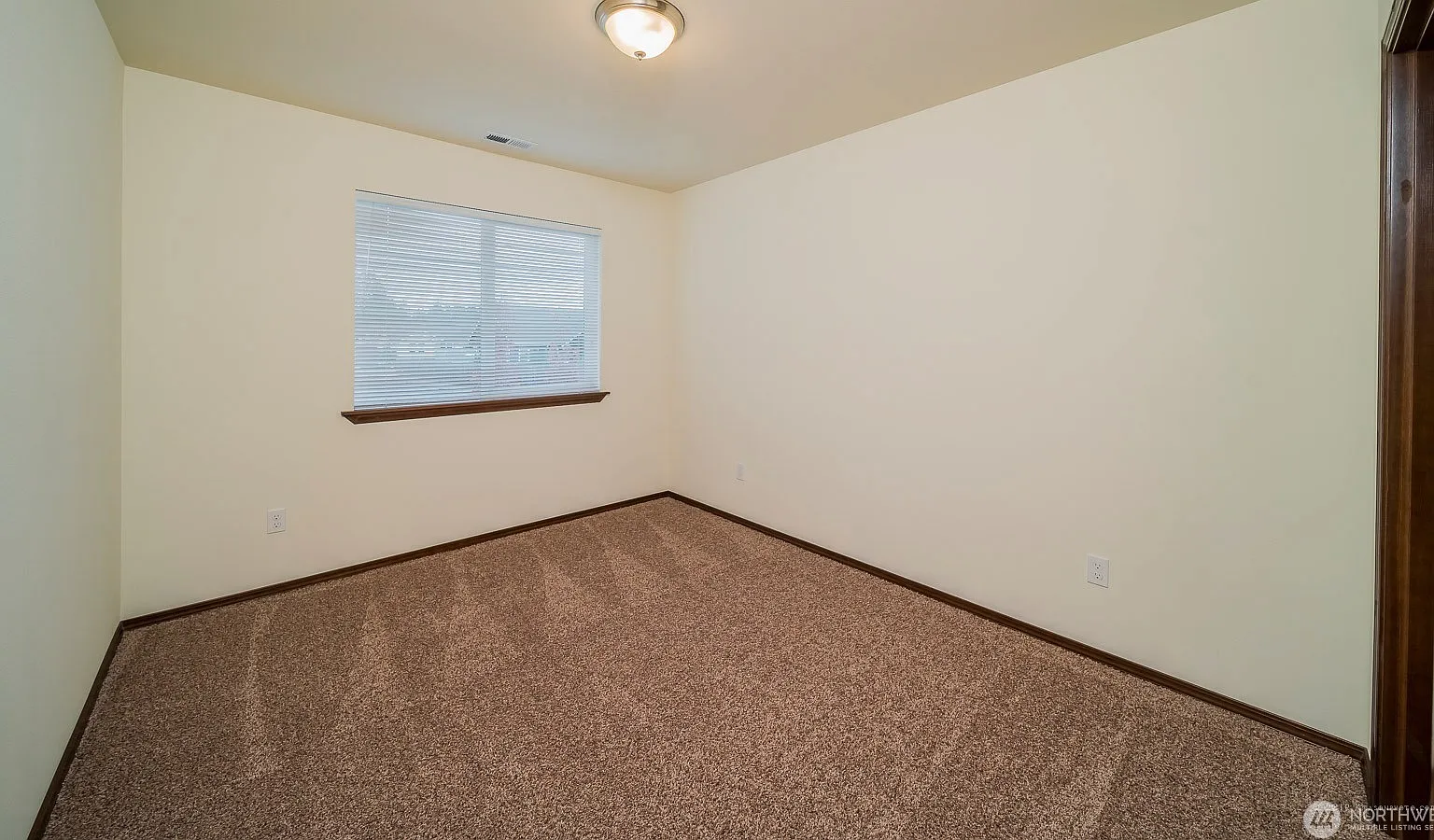 4 bed, 2.5 bath, 1640 sqft, $2,800 — Photo 3