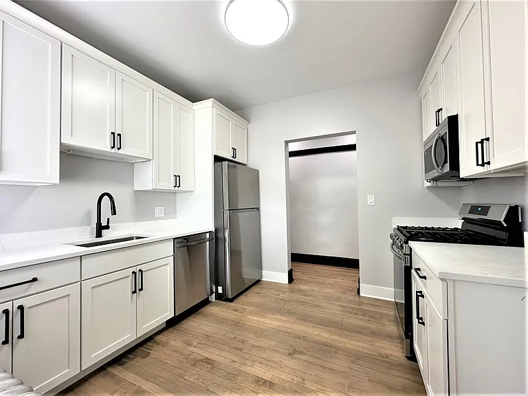 1400 W Summerdale Ave #3 — Photo 4