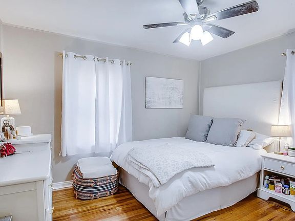 5th image of 3004 33rd St