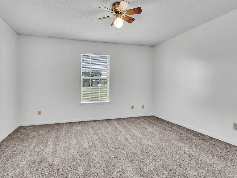 293 Stateline Rd — Photo 15