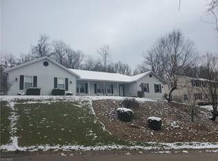 1571 Sharonwood Dr, Coshocton, OH