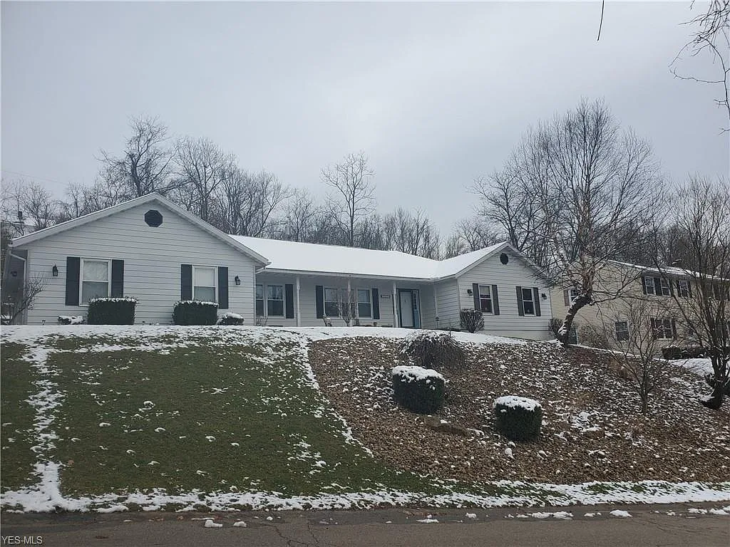 1571 Sharonwood Dr photo 1