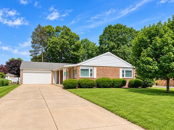 1105 Tilton Park Dr, Rochelle, IL 61068