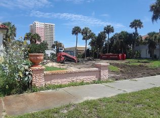 423 Pelican Ave, Daytona Beach, FL 32118