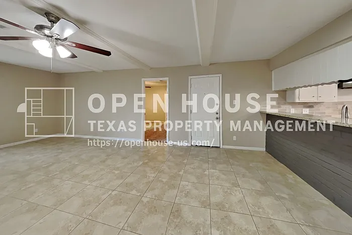 3202 Vandyke Dr — Photo 4