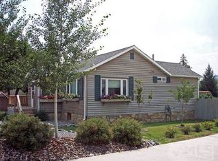 1429 Hayes Ave, Meeteetse, WY 82433